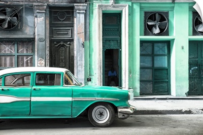 Cuba Fuerte Collection - Old Classic American Green Car