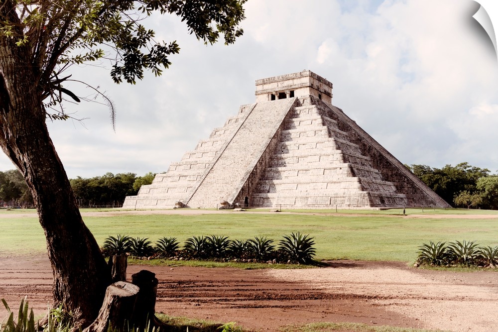 Photograph of El Castillo Pyramid in  Chichen Itza, Yucat?n, Mexico. From the Viva Mexico Collection.�