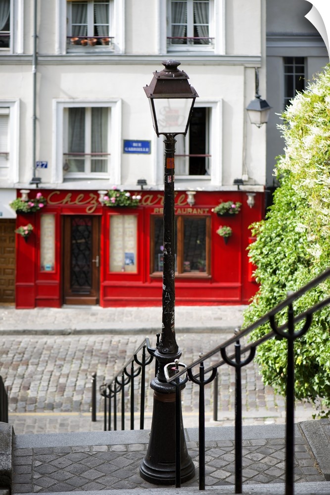 A photograph of a lamppost in Paris.