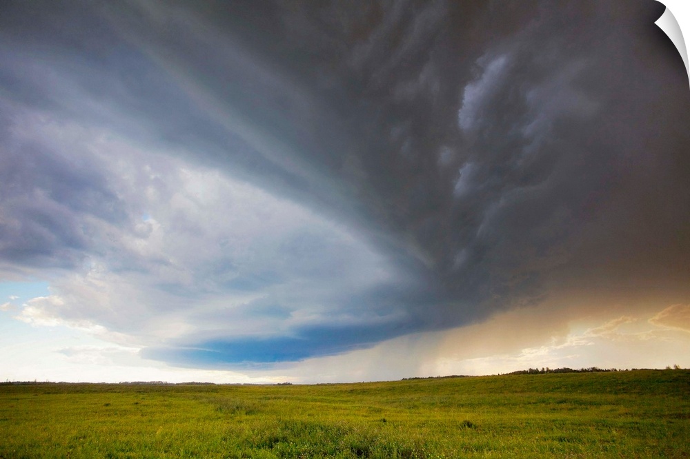 Pictorial photograph of cloud formations during a severe prairie thunderstorm.