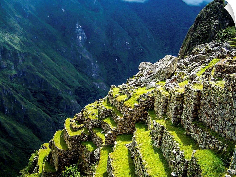 Machu Picchu is believed to have been the private estate of the 15th-century Incan emperor Pachacuti. The Spanish conquist...