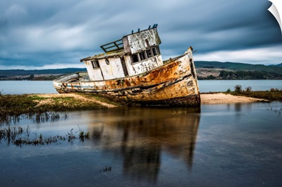 Shipwreck, Inverness