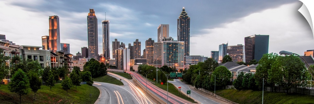 Panoramic photo of skyscrapers in the Atlanta, Georgia skyline in the late afternoon.