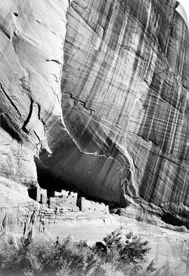 Canyon De Chelly, Vertical Panorama From River Valley