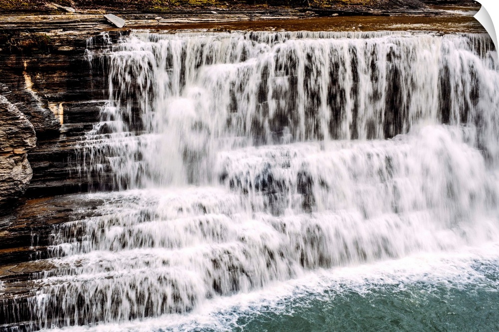 View of lower falls of the Genesee River in Letchworth State Park, New York.