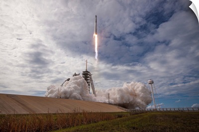CRS-11 Mission, Falcon 9 Liftoff, Kennedy Space Center, Florida
