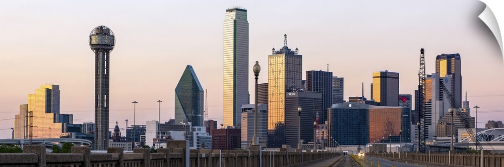 The city of Dallas, Texas at sunset.