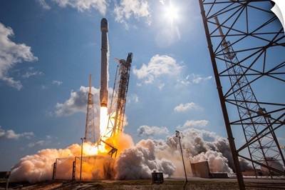 Eutelsat/ABS Falcon 9 Launch, Cape Canaveral Air Force Station, Florida
