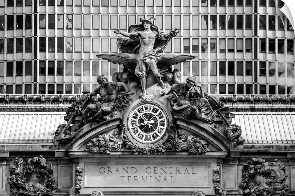 Mercury, Hercules, and Minerva sculptures on the Grand Central Terminal facade in New York city.
