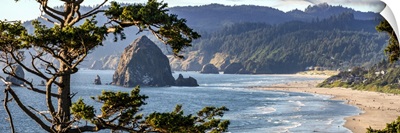 Haystack Rock, Cannon Beach, Oregon Coast - Panoramic