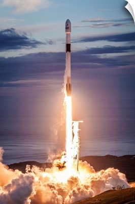 Iridium-8 Mission Falcon 9 Liftoff, Vandenberg Air Force Base, California