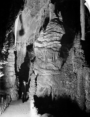 Large Formation At The "Hall Of Giants", In Carlsbad Cavern, Path And Rock Formations