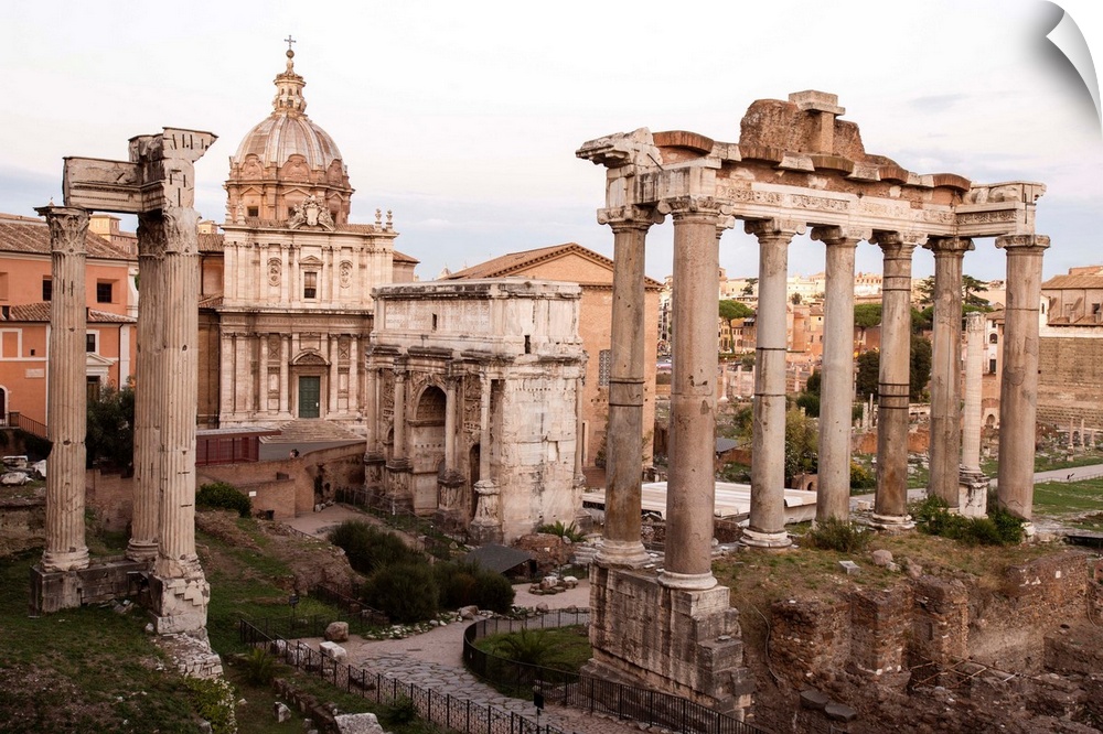 Photograph of the ruins at the Roman Forum.
