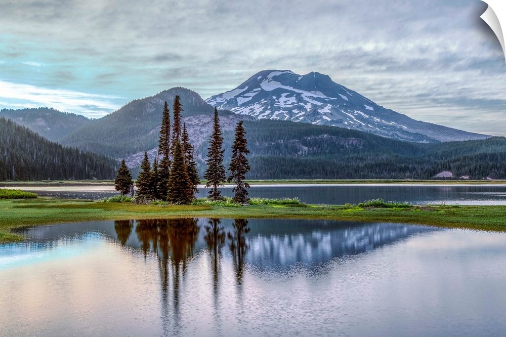 View of South Sister peak near Sparks Lake in Deschutes National Forest in Oregon.