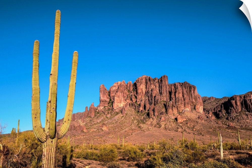 View of Superstition Mountains in Phoenix, Arizona.