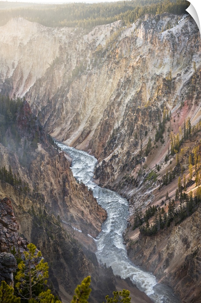 The Yellowstone River is part of the Missouri River and runs through the Yellowstone National Park.
