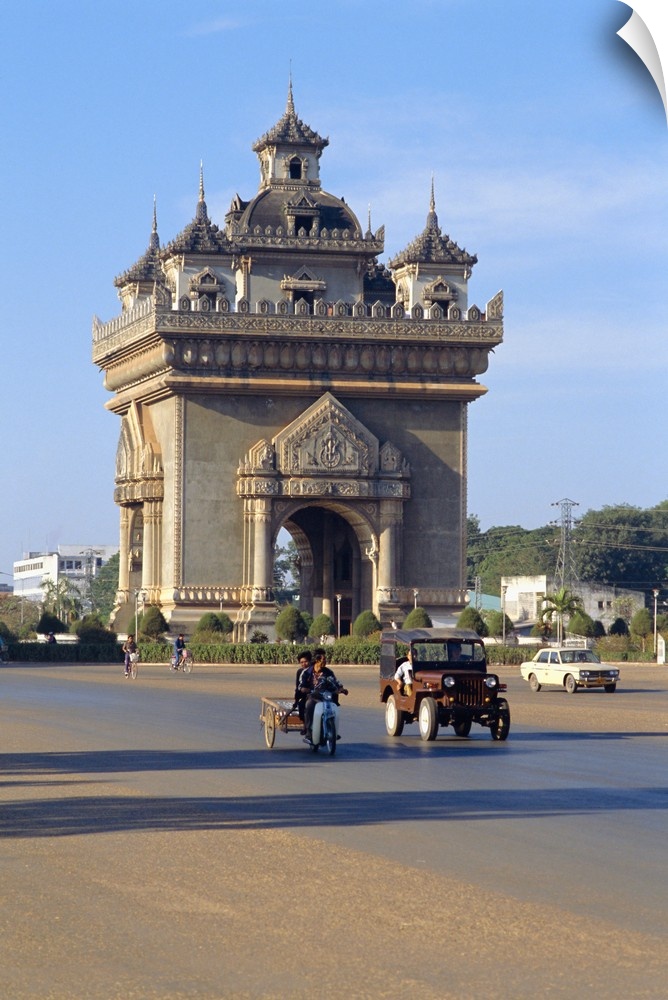 Anousavari Monument, Vientiane, Laos