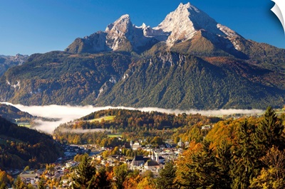 Berchtesgaden in autumn with the Watzmann mountain, Bavaria, Germany