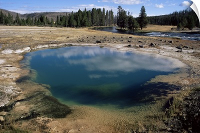Black Opal Spring, Biscuit Basin, Yellowstone National Park, Wyoming, USA