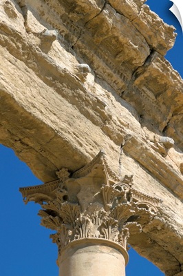 Carved capital and lintels of limestone, Roman ruins, Palmyra, Syria, Middle East