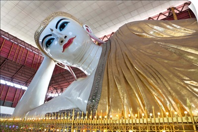 Chaukhtatgyi Reclining Buddha at Chaukhtatgyi Paya, Yangon, Myanmar