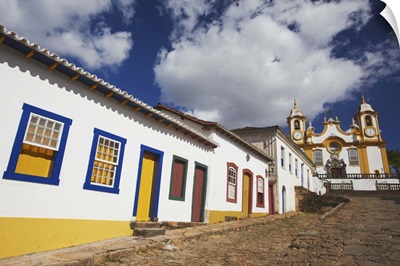 Colonial houses and Matriz de Santo Antonio Church, Tiradentes, Minas Gerais, Brazil