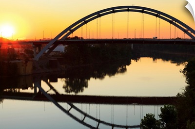 Gateway Bridge over the Cumberland River, Nashville, Tennessee, USA