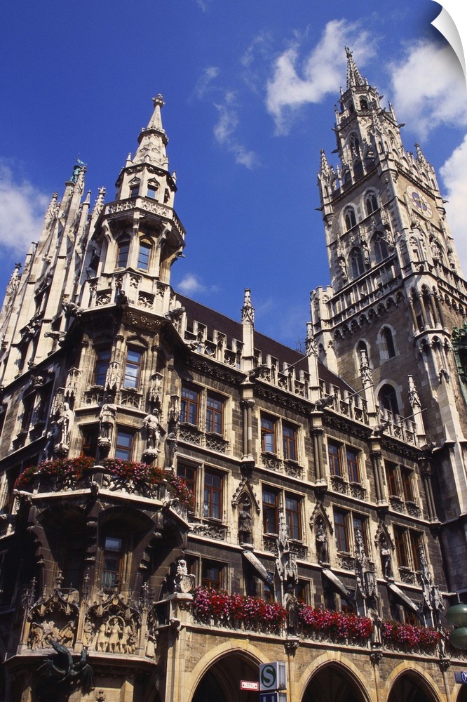 Gothic Town Hall, Munich, Bavaria, Germany.