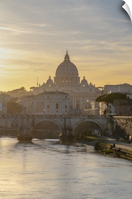 Italy, Lazio, Rome, River Tiber, St. Peter's Basilica