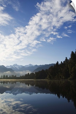 Lake Matheson, Mount Tasmani, Southern Alps, South Island, New Zealand