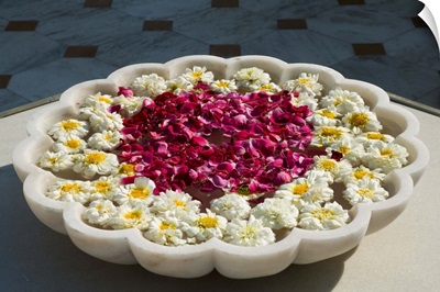 Marble bowl with floating flowers, Shiv Niwas Palace, Udaipur, Rajasthan state, India