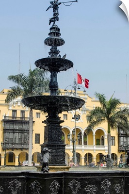 Municipal Palace of Lima and fountain, Plaza de Armas, Lima, Peru