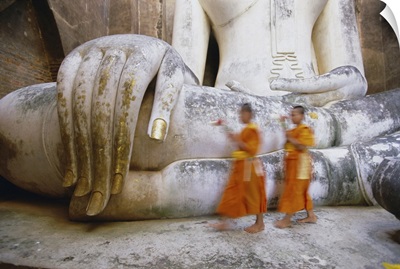 Novice Monks And Phra Atchana Buddha Statue, Sukhothai, Thailand