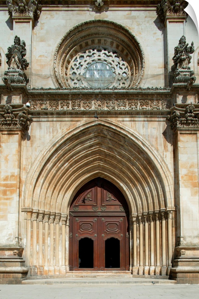 Santa Maria abbey door, Alcobaca, Estremadura, Portugal