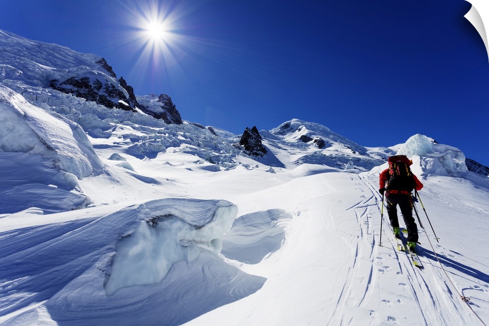 Ski tourer on Mont Blanc, Chamonix, Rhone Alpes, Haute Savoie, French Alps, France, Europe
