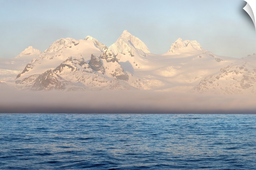 Snow covered mountains on South Georgia West coast, South Georgia and the Sandwich Islands, Antarctica, Polar Regions