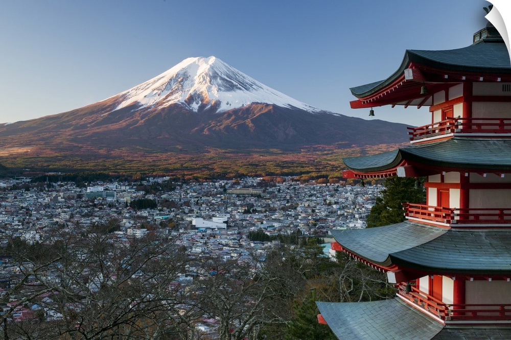 Snowy Mount Fuji and Chureito Pagoda at Arakura-yama Sengen-koen Park, Fujiyoshida, Shizuoka, Honshu, Japan, Asia
