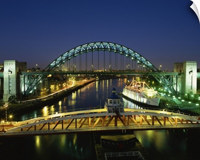The Tyne Bridge illuminated at night, Tyne and Wear, England, UK