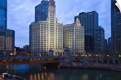The Wrigley Building, center, North Michigan Avenue and Chicago River, Chicago, Illinois