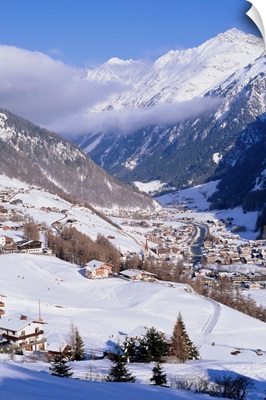 Valley above town of Solden in the Austrian Alps, Tirol (Tyrol), Austria