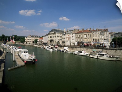 Verdun, River Meuse, Canal de L'Est, Meuse, Lorraine, France