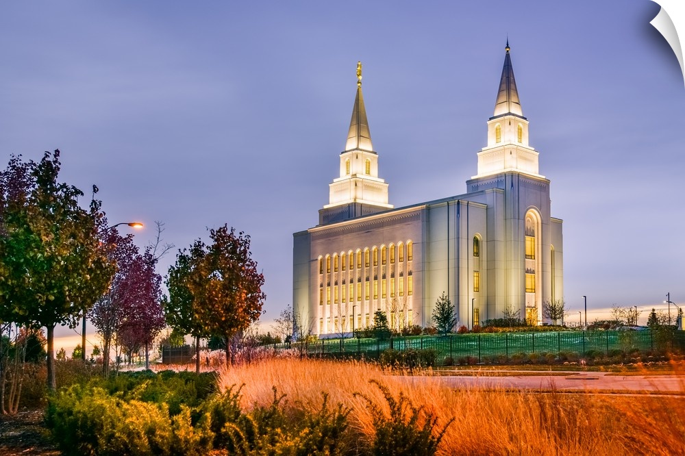 The Kansas City Missouri Temple has double towers, an architectural quality that distinguishes it from other temples and g...