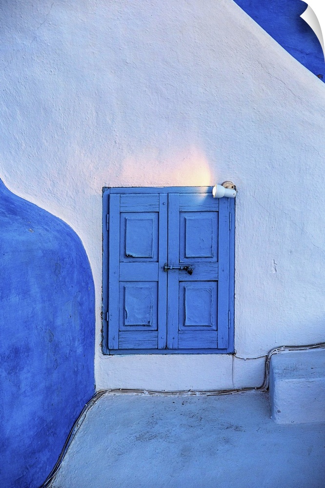 Blue doors and white walls of Oia, Santorini