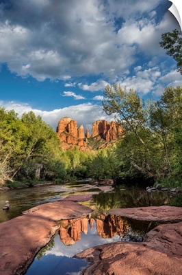 Cathedral Rocks and Oak Creek River in Sedona, Arizona