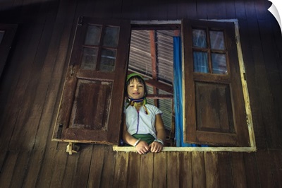 Padaung ring necked girl in Inle Lake, Myanmar