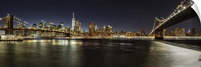 Panorama of the Brooklyn and Manhattan Bridges in NYC