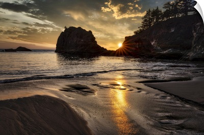 Secret Beach At Sunset On The Oregon Coast