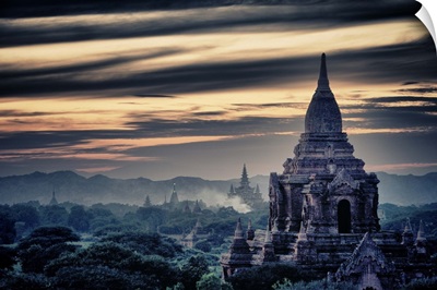 Sunrise at the temples of Bagan, Burma