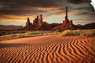 Sunrise Over Totem Pole In Monument Valley