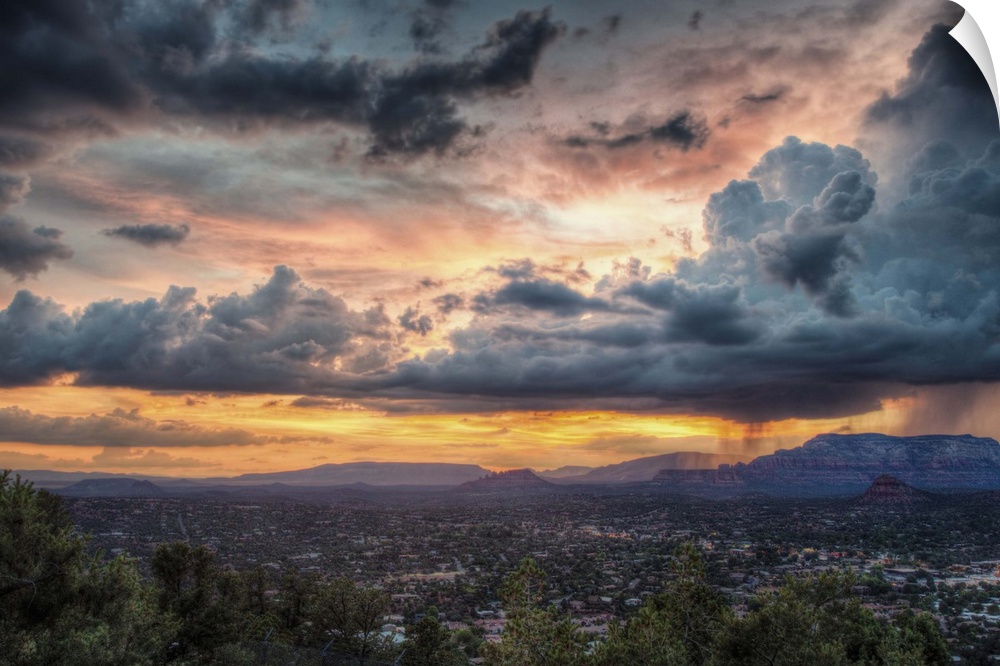 Sunset with clouds over Sedona, Arizona